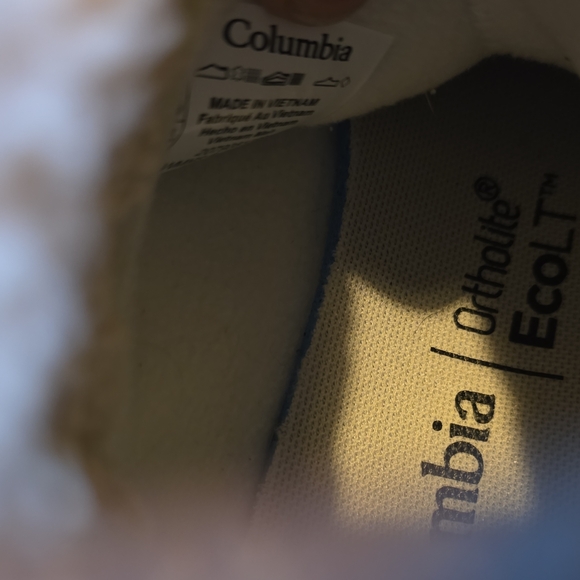 Columbia Men’s Tan and Gray Sherpa-Lined Slip-On Boots - Picture 4 of 4